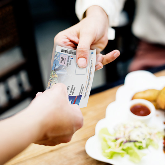 Paiement par titres prépayés et tickets restaurant 